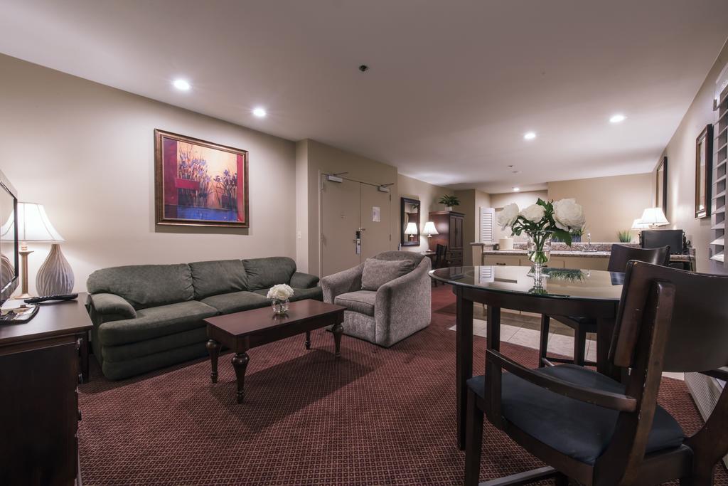 Grand Vista Hotel Simi Valley Oda fotoğraf
