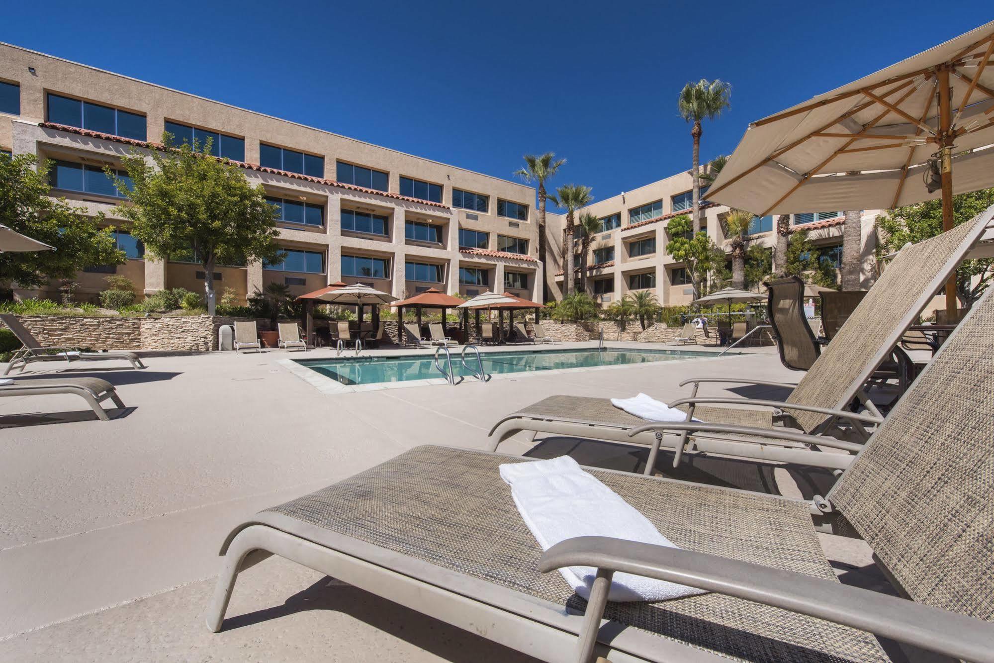 Grand Vista Hotel Simi Valley Dış mekan fotoğraf